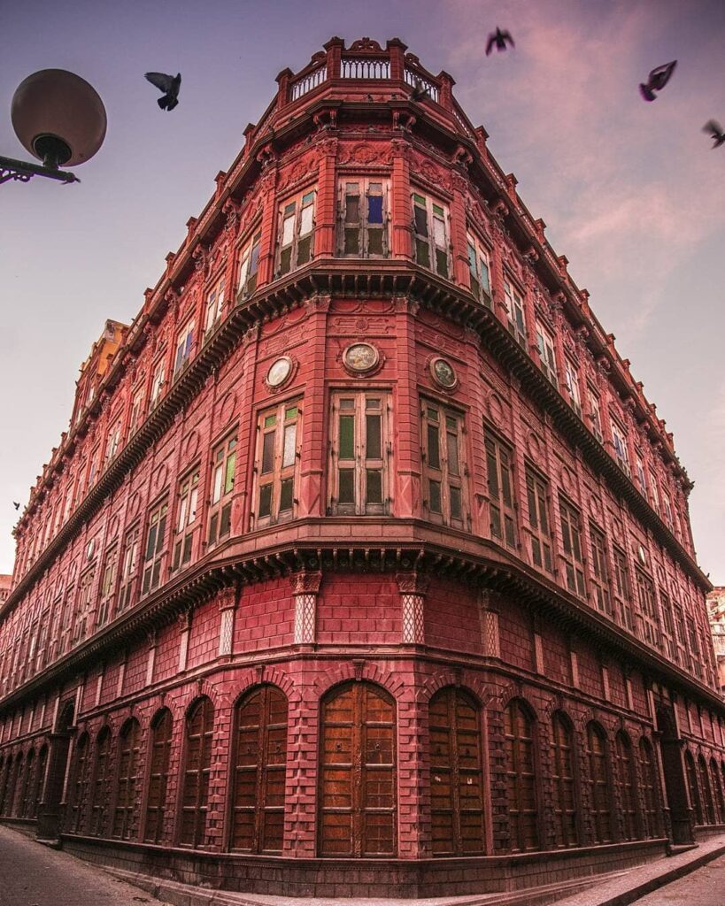 Beautiful Rampuria Havelis in Bikaner featuring intricate carvings, ornate jharokhas, and grand courtyards reflecting rich heritage.